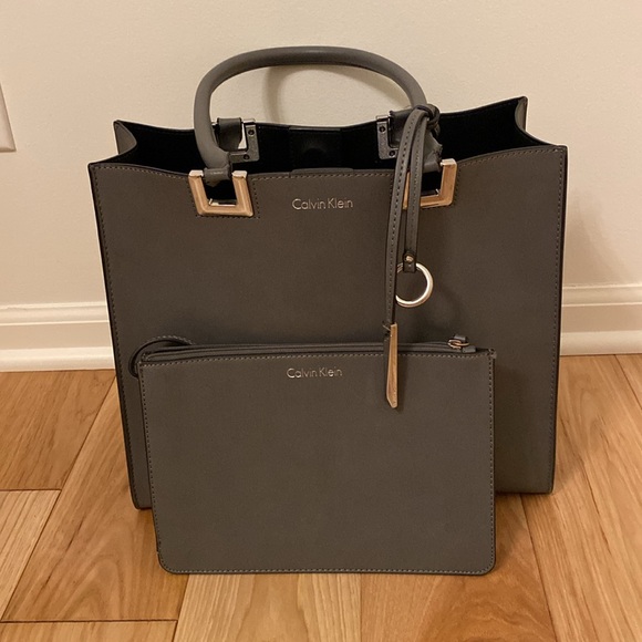 Calvin Klein purse - Picture 4 of 9